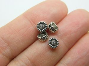 30 Daisy sunflower flower spacer beads antique silver tone F92