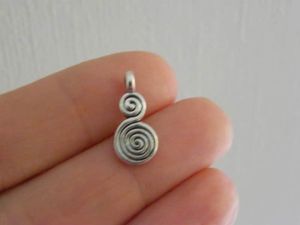 14 Spiral pattern charms antique silver tone M179