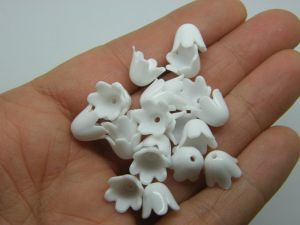 100 White flower bead caps acrylic  BB687