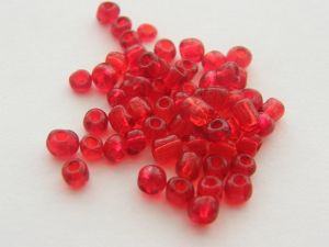 400 Red glass seed beads SB5